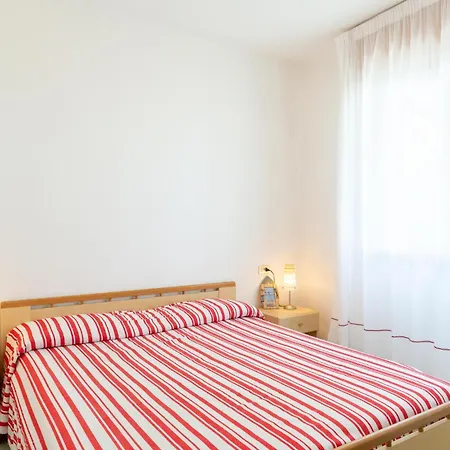 1 Bedroom Awesome In شقة