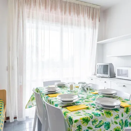 1 Bedroom Awesome In بيبيوني