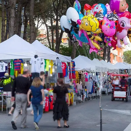 1 Bedroom Lovely In Апартаменти *