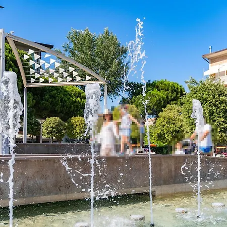 1 Bedroom Lovely In Апартаменти *